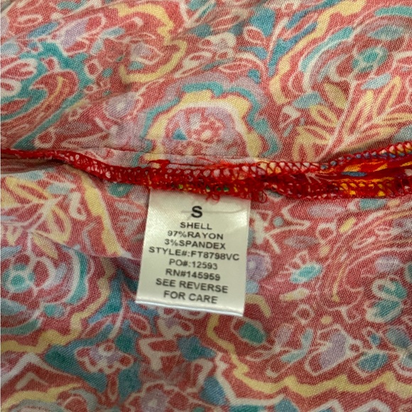 Cute wrap top - Picture 5 of 6